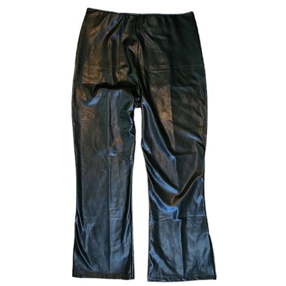 NWT Abercrombie and Fitch Vegan Leather Flare Pants Sz XL black - Picture 9 of 11